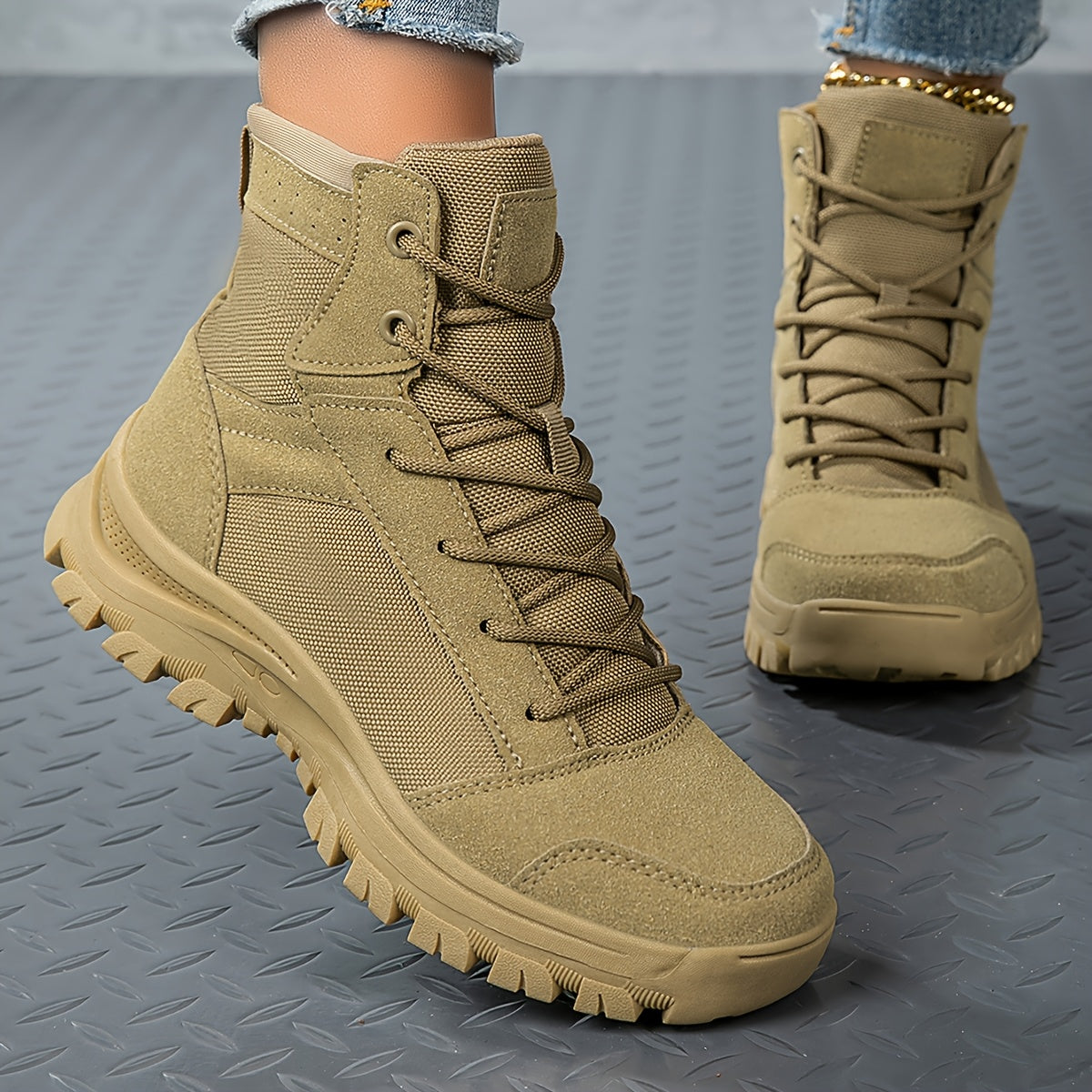 Women's High-Top Desert Boots Tactical Shoes Outdoor Hiking Climbing Shoes with Durable Non-Slip Outsole Lace-Up Design