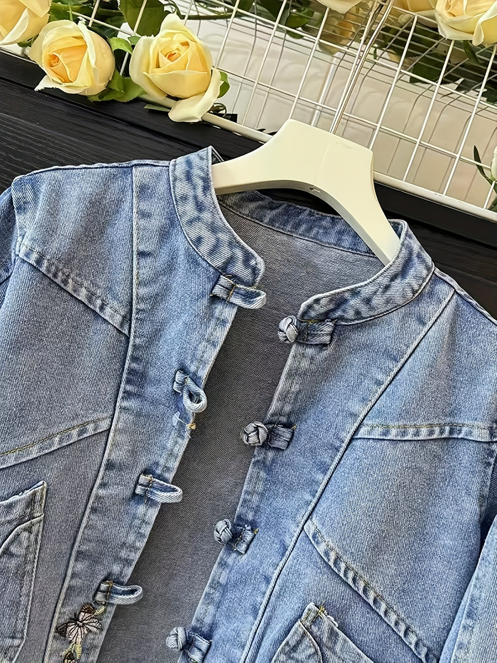New Chinese Style Windproof Button Butterfly Embroidered Long Sleeve Denim Jacket, Spring Casual Retro Stand Collar New National Style Women'S Short Jacket Casual Jacket